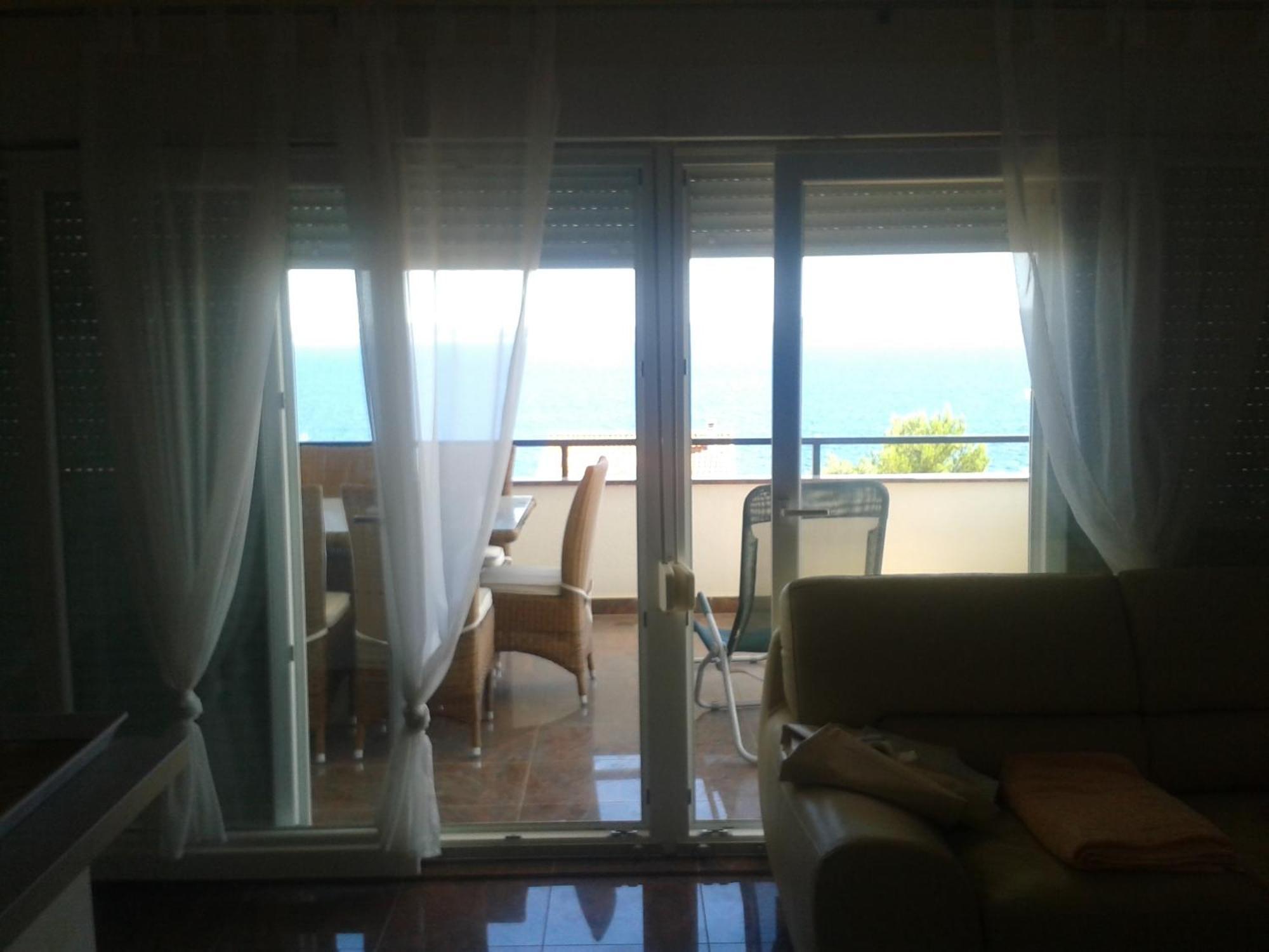 Apartmani Svalina - Seaview And 130M From Beach Trogir Exterior foto