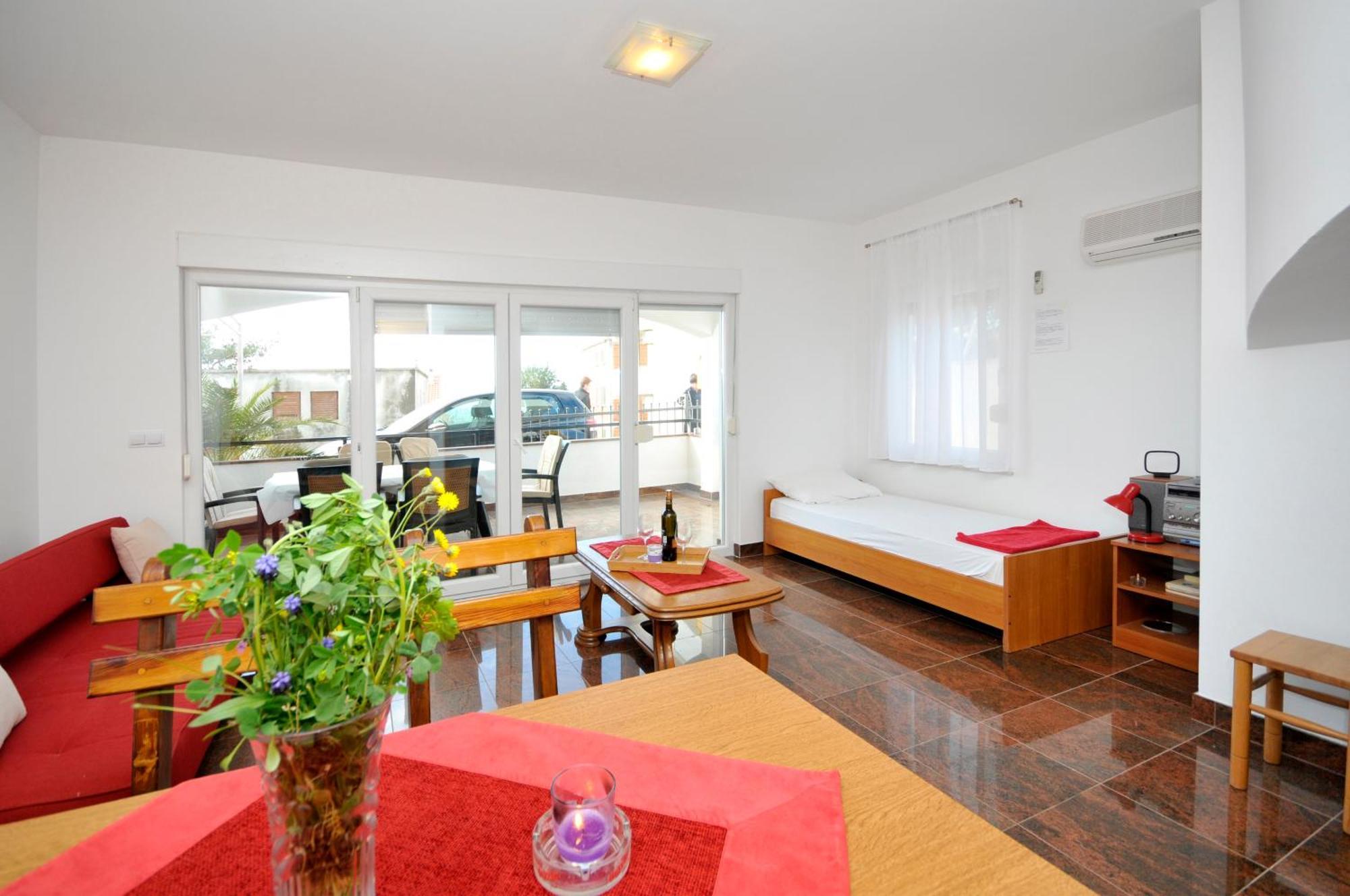 Apartmani Svalina - Seaview And 130M From Beach Trogir Exterior foto