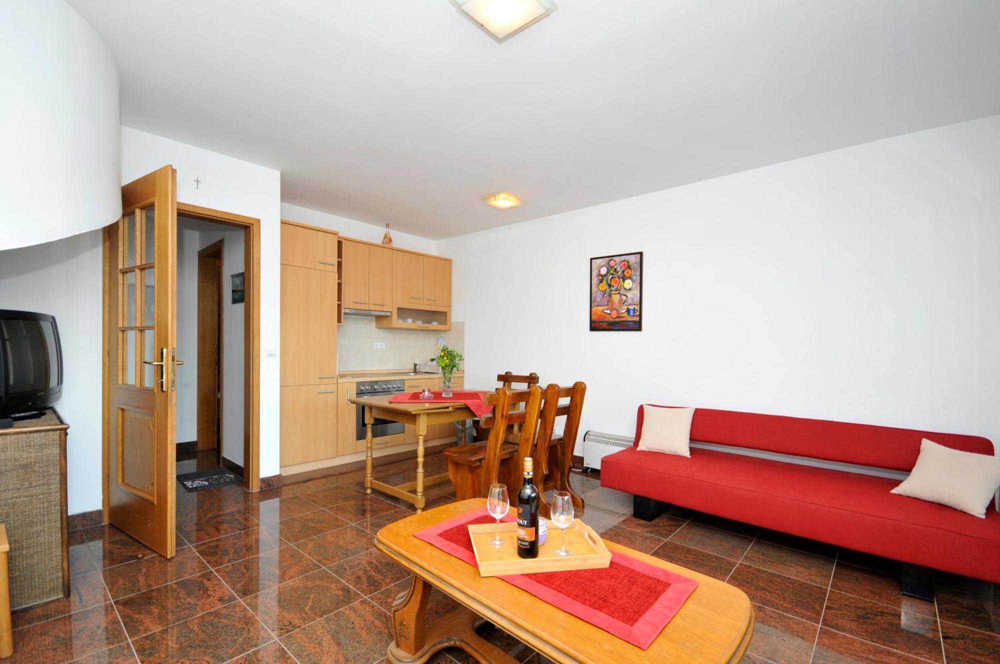 Apartmani Svalina - Seaview And 130M From Beach Trogir Exterior foto