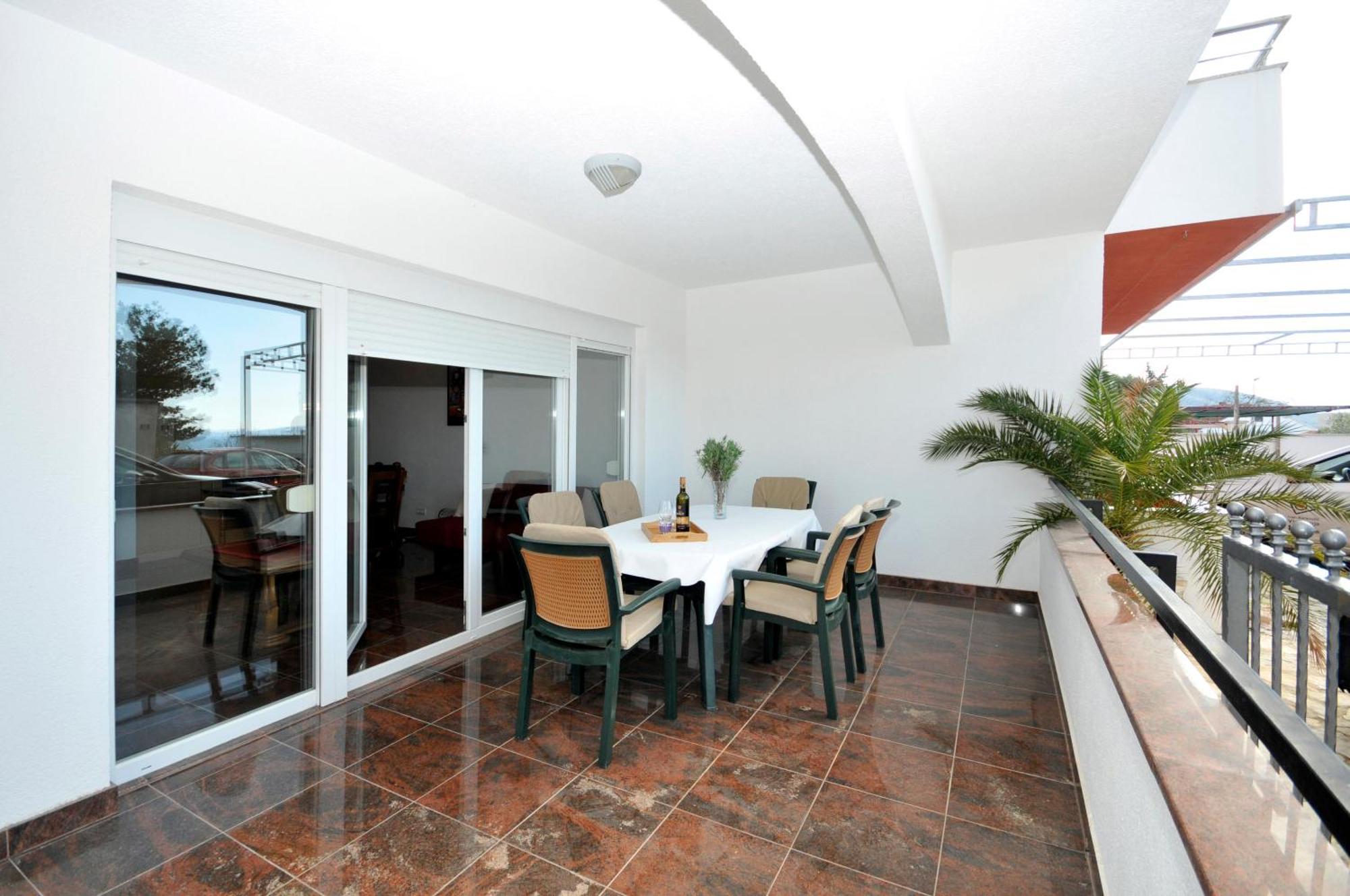 Apartmani Svalina - Seaview And 130M From Beach Trogir Exterior foto