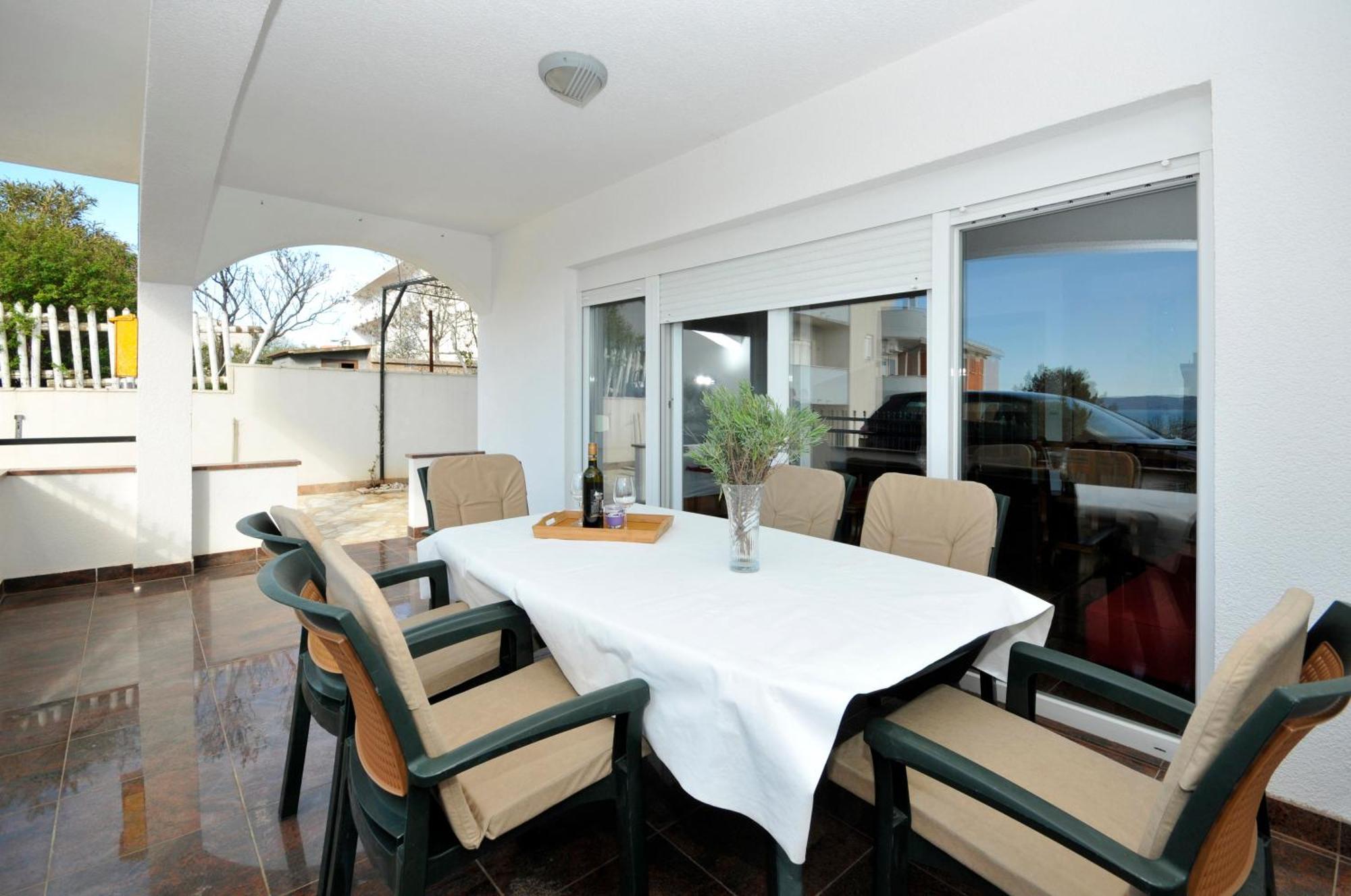 Apartmani Svalina - Seaview And 130M From Beach Trogir Exterior foto
