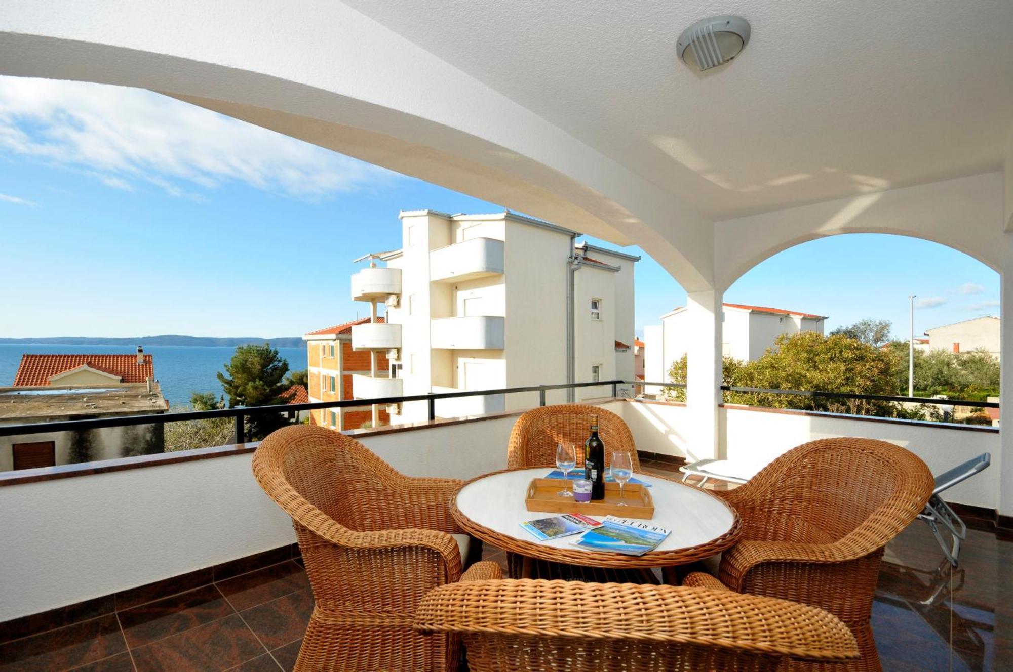 Apartmani Svalina - Seaview And 130M From Beach Trogir Exterior foto