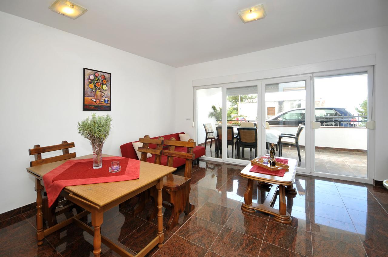 Apartmani Svalina - Seaview And 130M From Beach Trogir Exterior foto